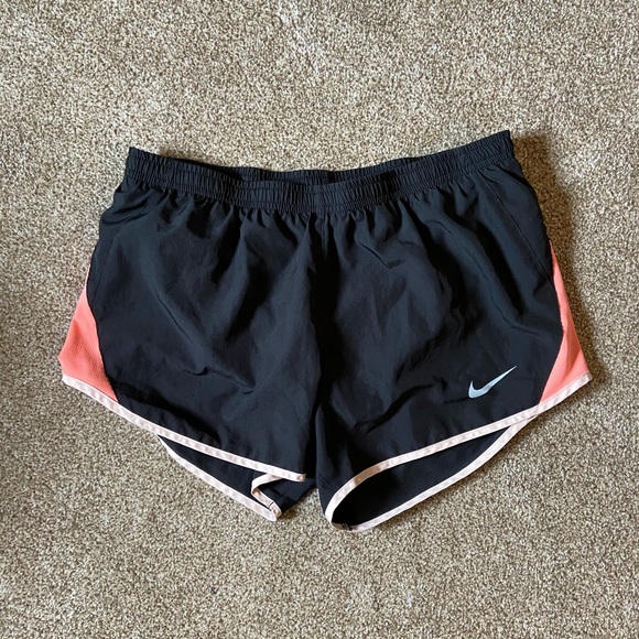 Nike Dri-Fit Shorts - Picture 2 of 3